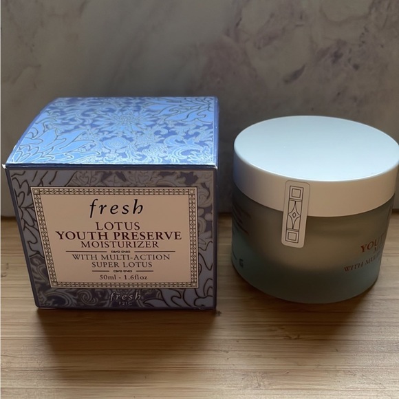 Fresh Lotus Youth Preserve Moisturizer - Picture 2 of 2